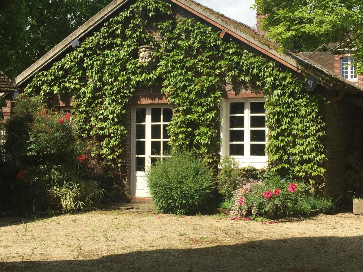 Bed and Breakfast Le Puits D'Angle Thibivillers Esterno foto
